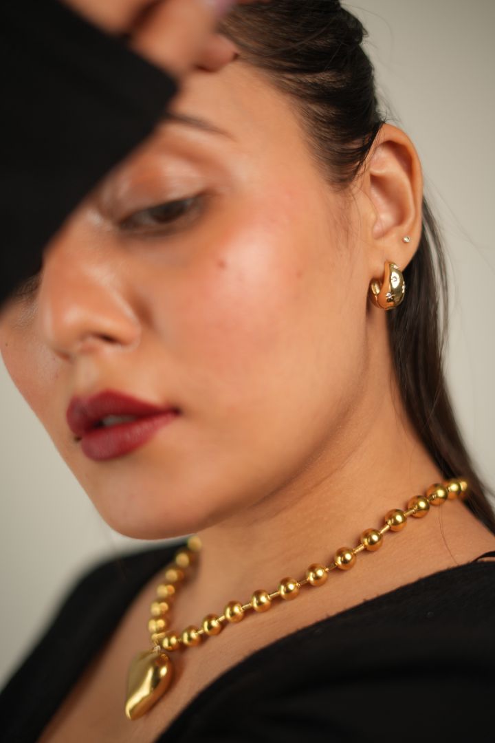 Stunning Golden Heart Statement Necklace