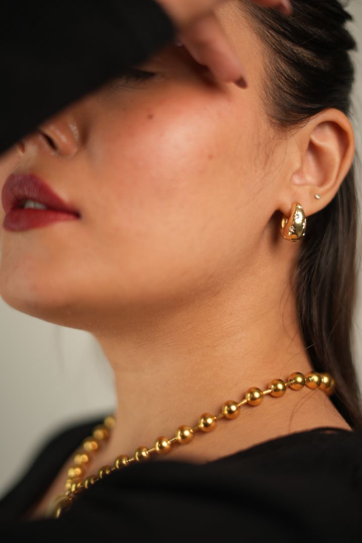 Stunning Golden Heart Statement Necklace