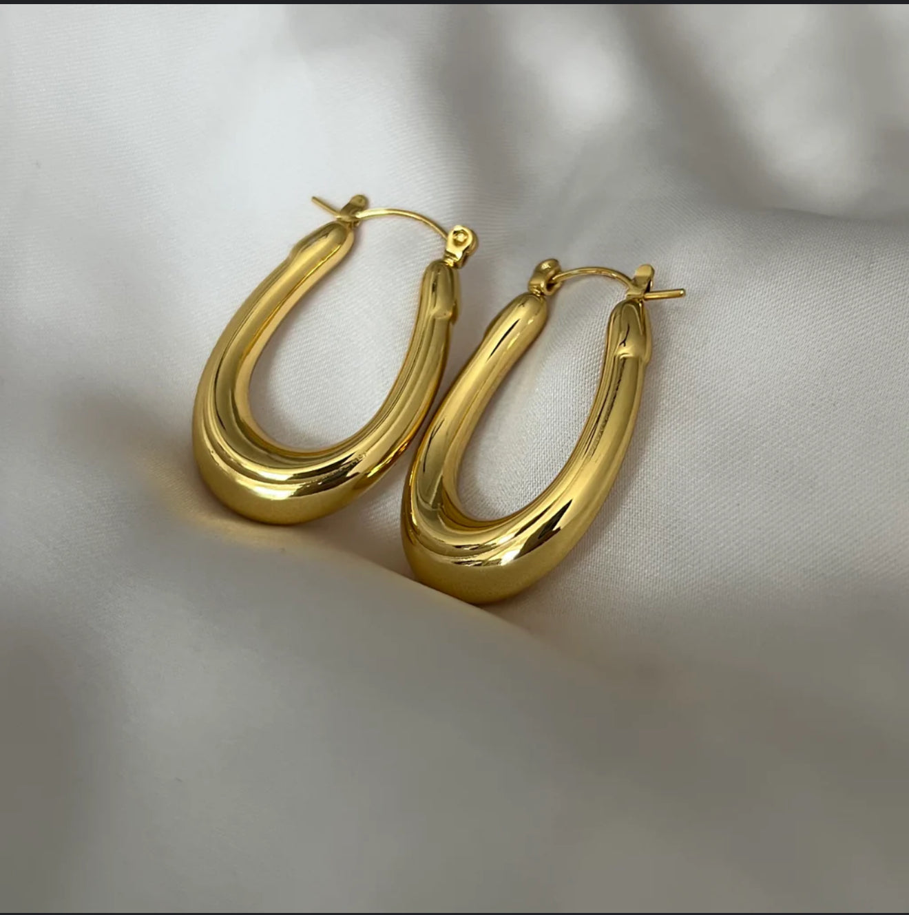 The Royal Glow Earrings