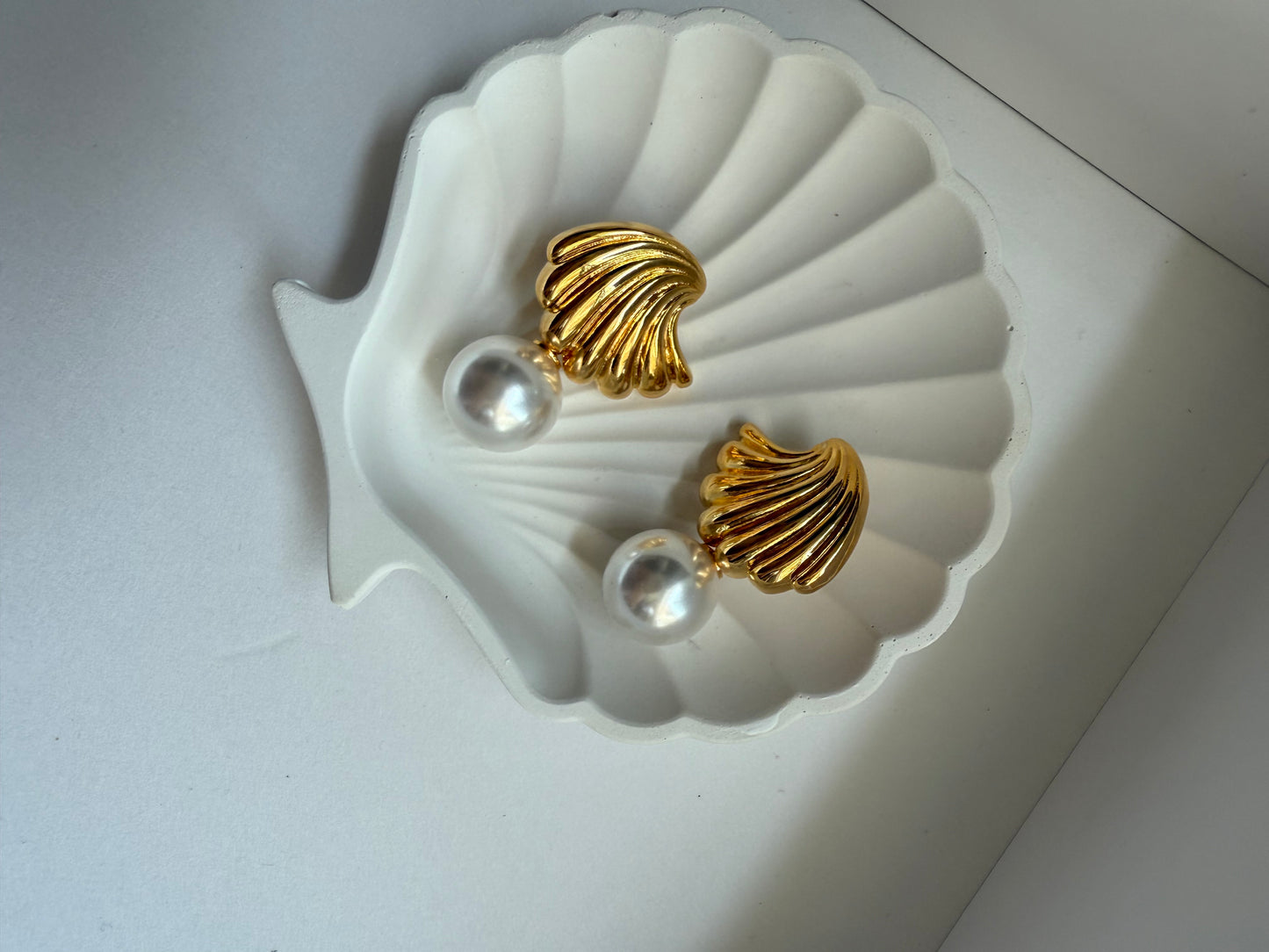 Shell luxe earrings