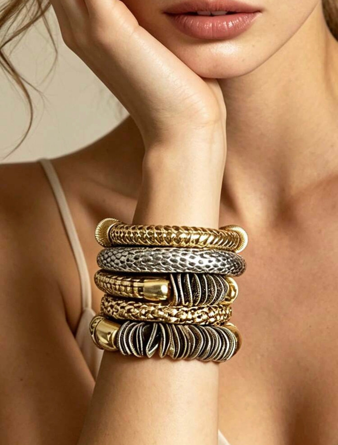 Pack of 5 retro bracelets