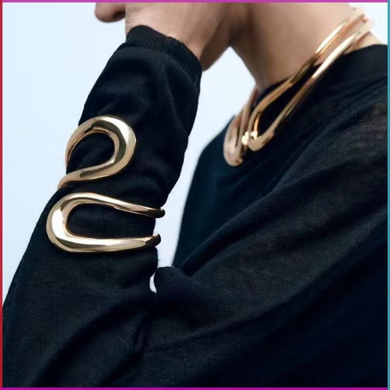 Fushion Flow Gold Bracelet