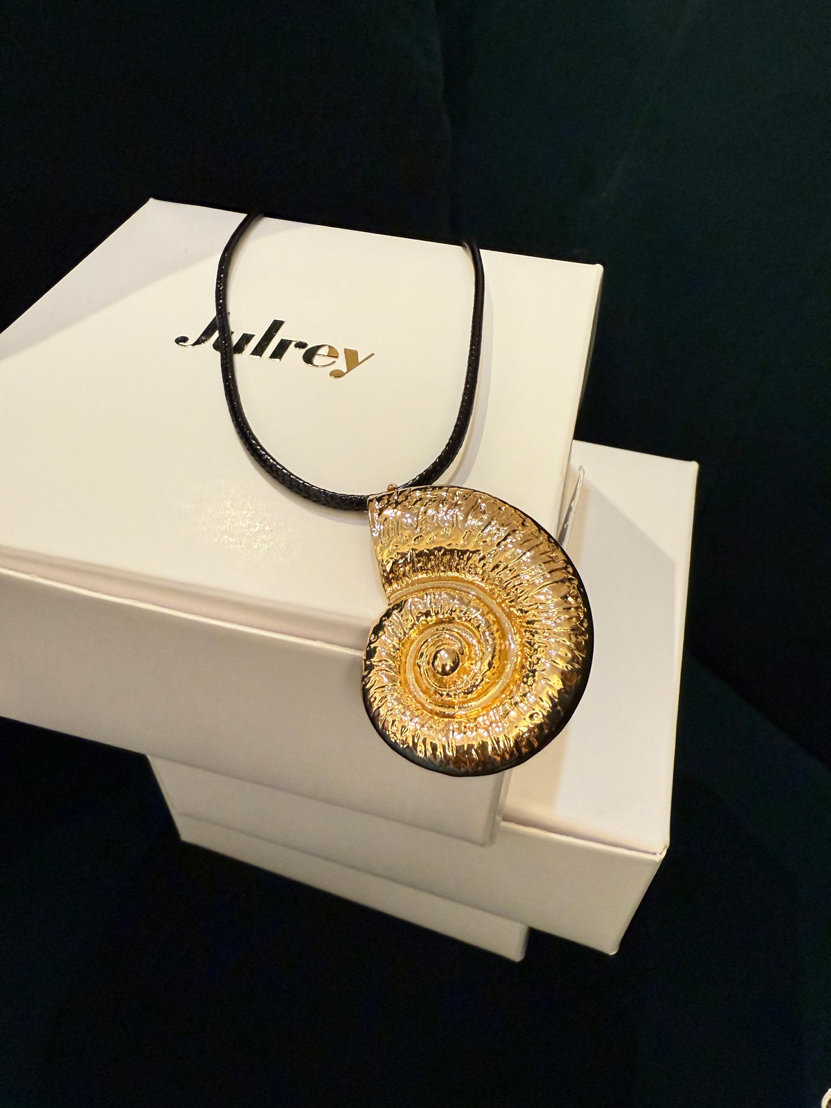 Eternal Shell The Eternal Shell Pendant – JULREY