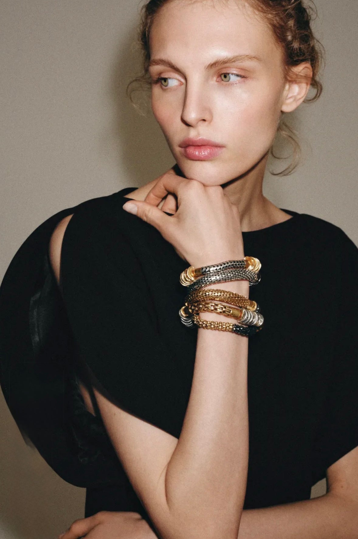 Pack of 5 retro bracelets