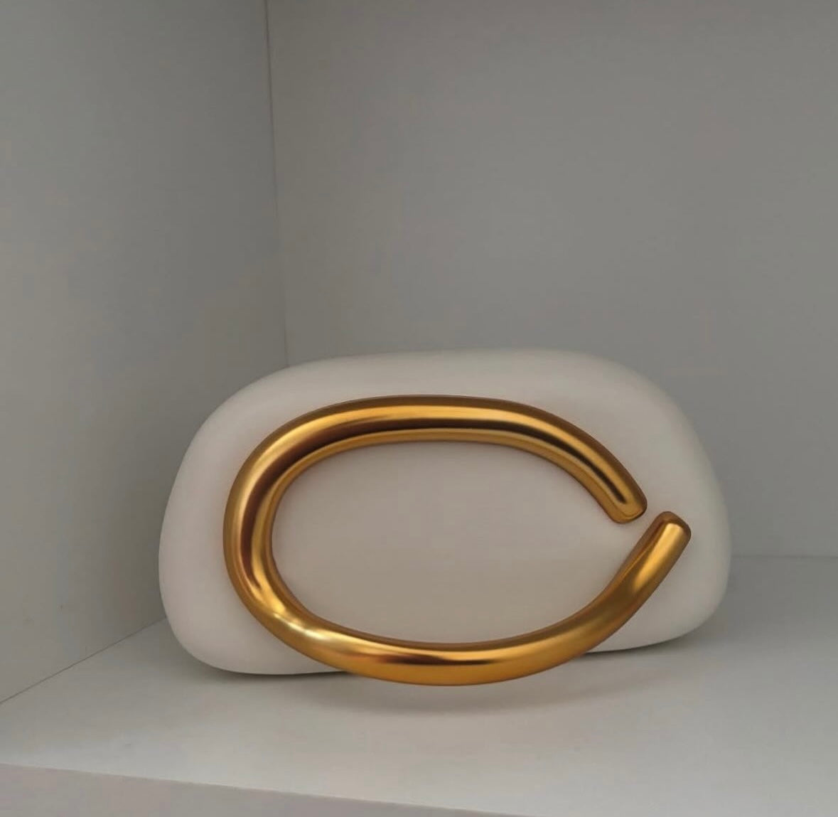 Ovate Clutch( Pre Order)